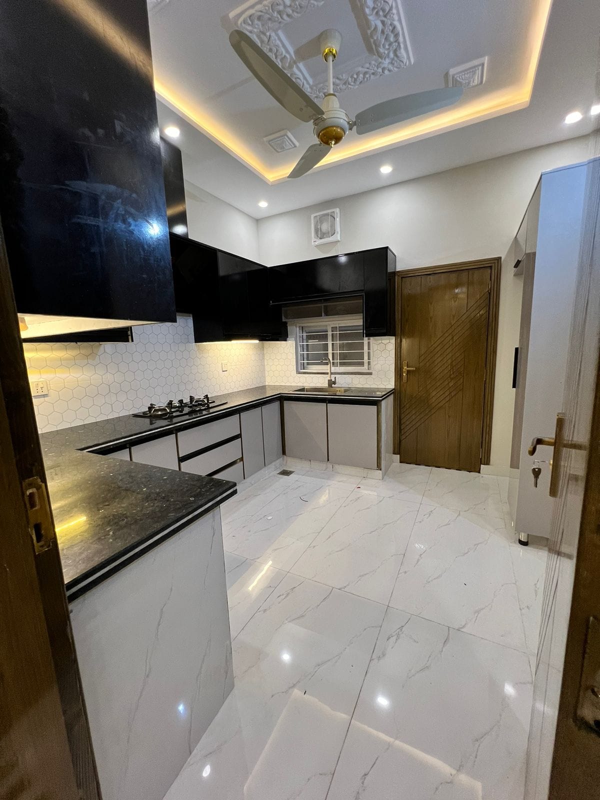 10 Marla Spanish House For Sale (19)