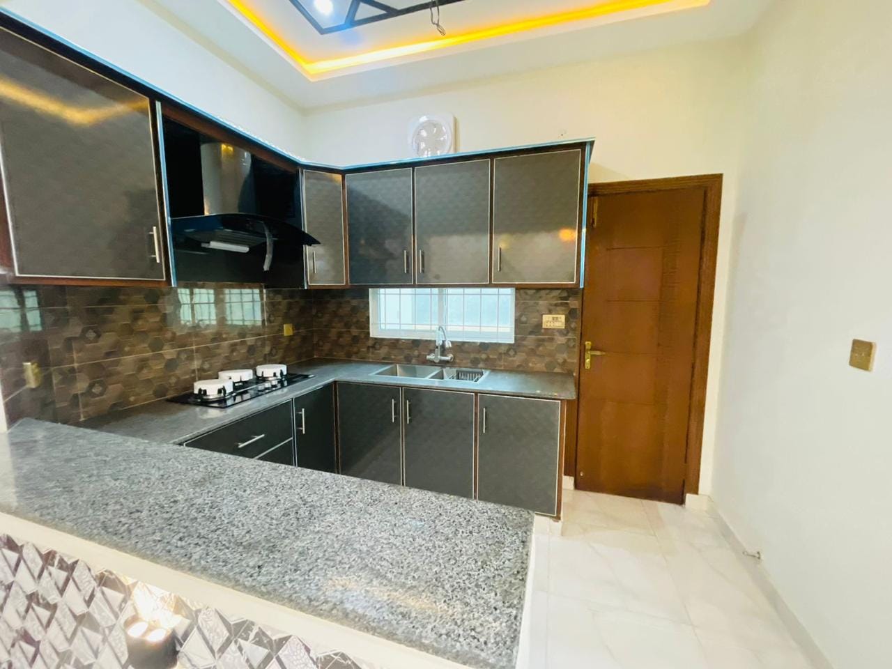 10 marla spanish House for sale in Central Park Lahore (20)