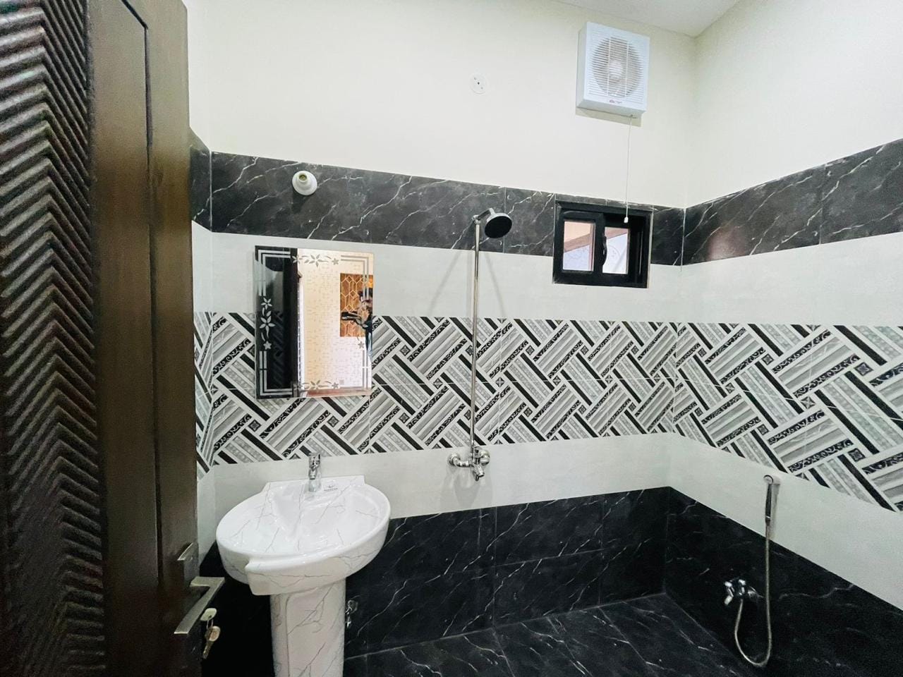 10m brand new house for sale in central park housing scheme lahore (15)