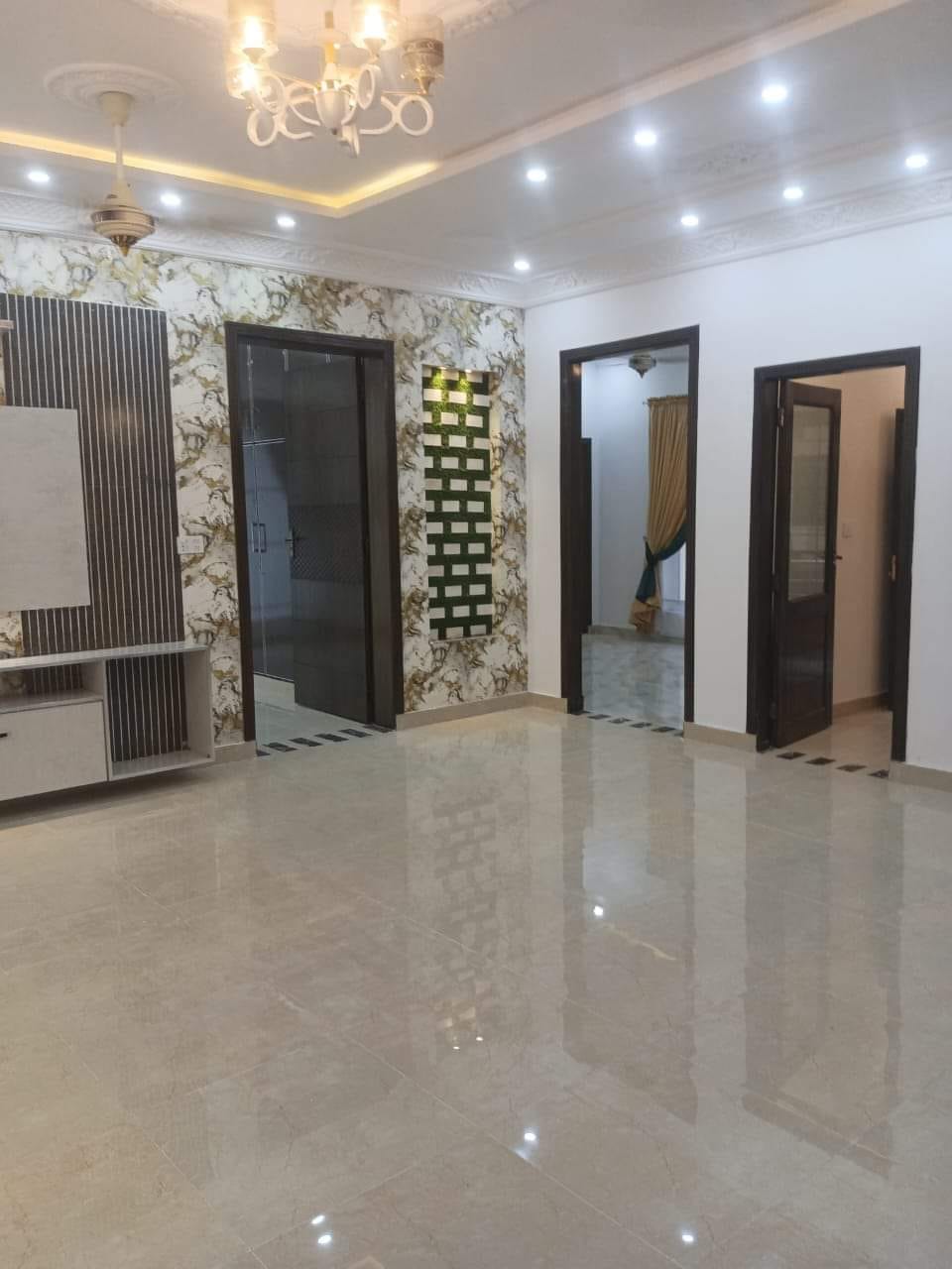 10m house for sale h block central park lahore (11)