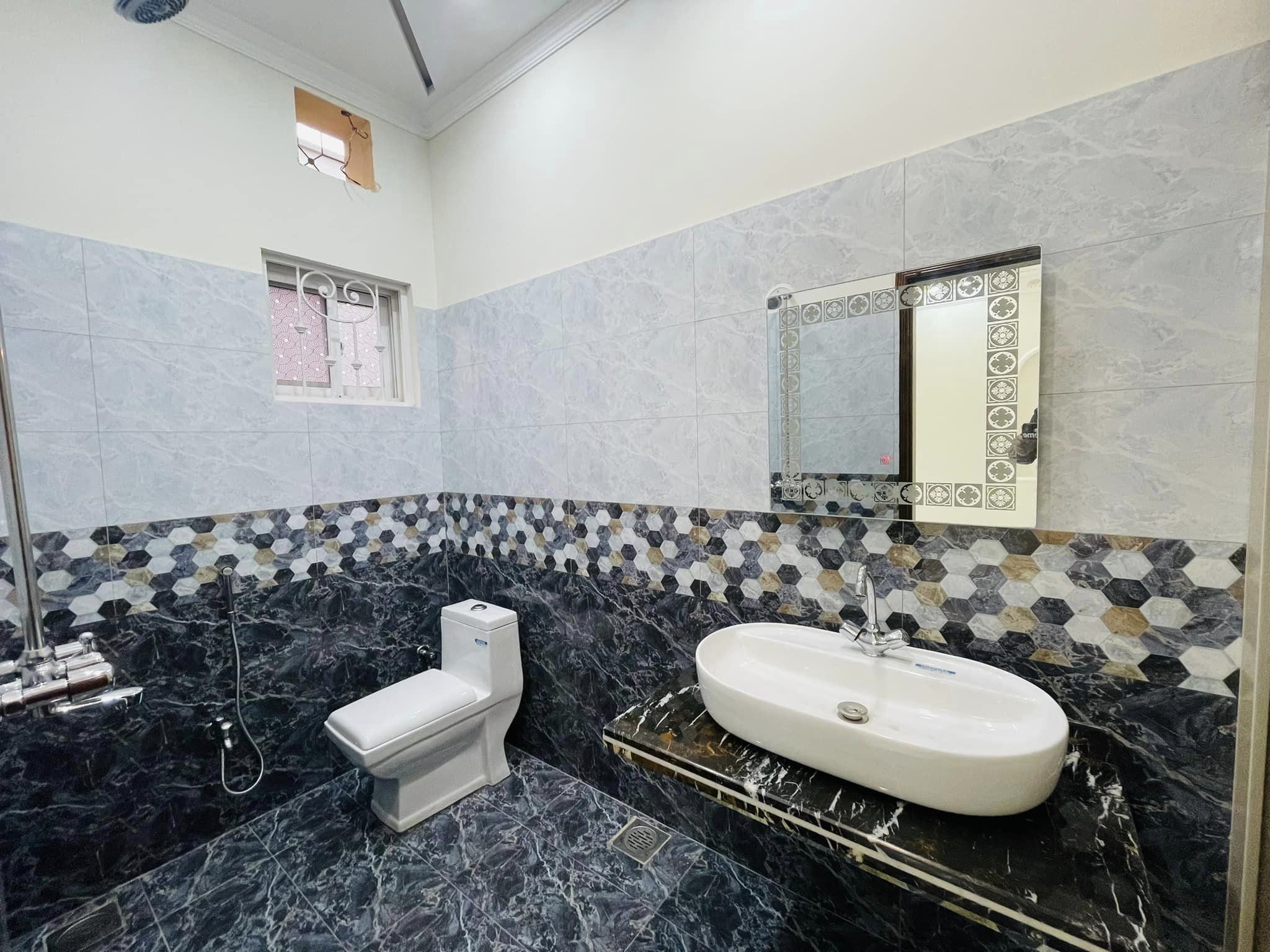 5 Marla Designer House Central Park Lahore (21)