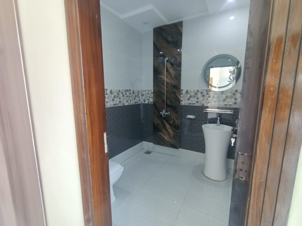 5 Marla Modern Design House in Central Park Lahore (5)