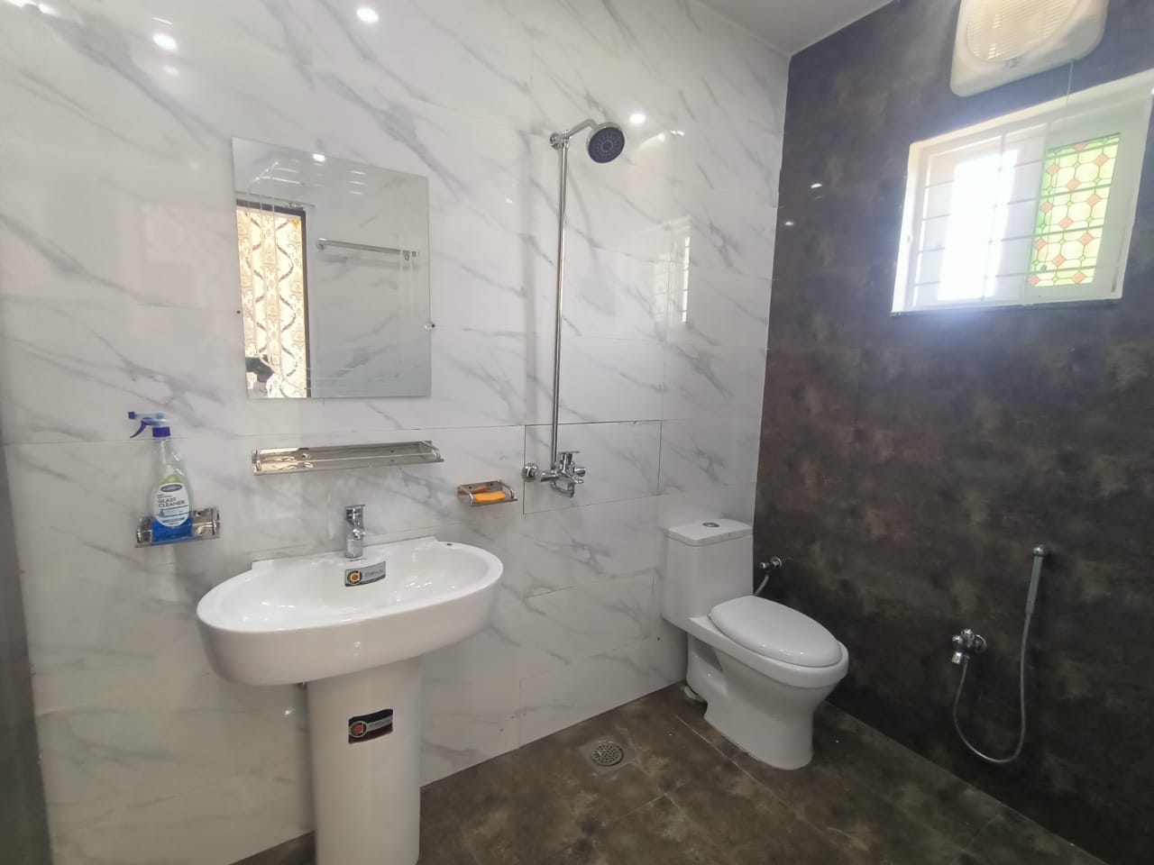 5 Marla Modern Design House in Central Park Lahore (6)